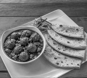 Veg Manchurian With Tawa Roti [ 4 Piece  ] 