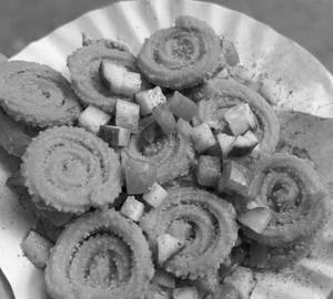 Jain Murukku Sandwich