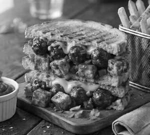 Paneer & Manchurian Grilled Jumbo Sandwich