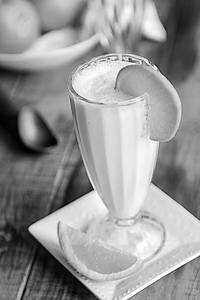 Orange shake without ice cream