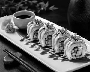 Veg Dragon Roll - 4pcs