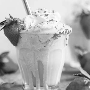 Strawberry shake with ice cream