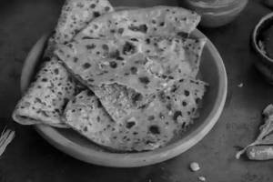 Chana Dal Paratha [1 piece]