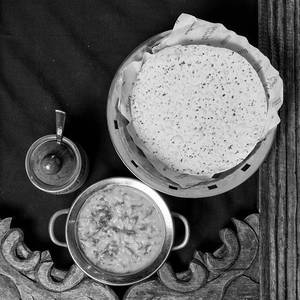 Gharwali Khichdi With Papad