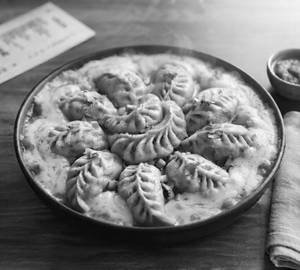 Corn & Cheese Gravy Momo