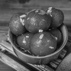 Gulab Jamun (02 Pc)