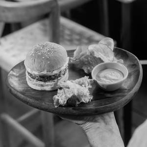 Greenr Tempeh Cheeseburger