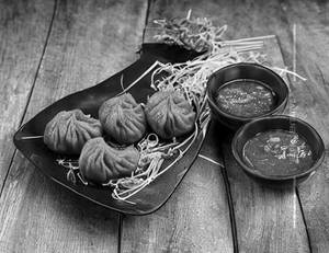 Veg Kurkure Momos