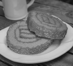 Strawberry jam roll [1 piece]