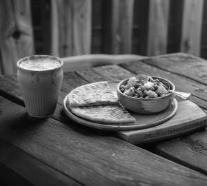 Kulhad Chai and Sabji Paratha [2 Pieces]