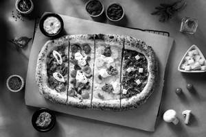 Veg Pizza Platter - White Sauce