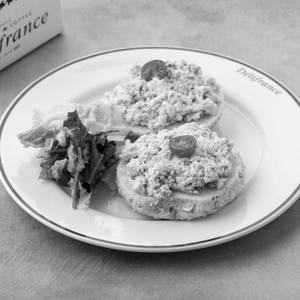 Toasted Bagels & Eggs