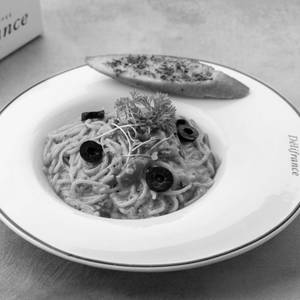 Spaghetti in Creamy Salsa Rosa