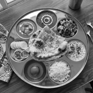 Deluxe Thali (Butter Naan)