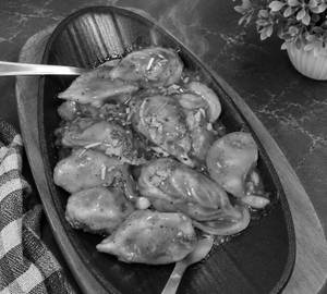Rich & Saucy Soya Gravy Momos