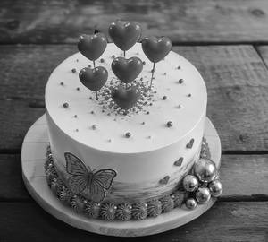 Valentine Cake (500 grams strawberry)
