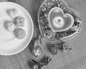 Mix Chocolate Heart Shaped Box [140 gm]