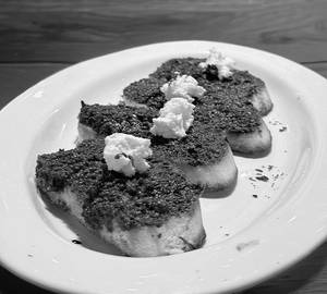 Olive Tapenade Bruschetta - 4 Nos