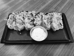 Mushroom & Olive Garlic Bread