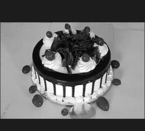 Black forest crunch cake