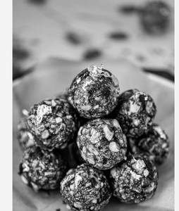 Dry Fruit Laddu