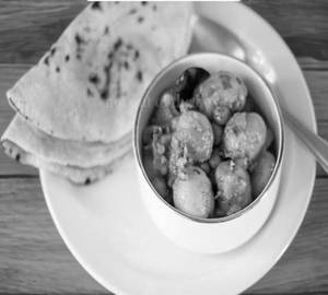 Roti+ Aloo Dum