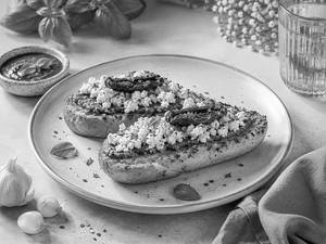 Pesto Paneer Toast