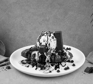 KitKat Crunch Waffle Sundae