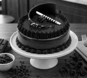 Eggless Royal Chocolate Truffle Cake (1Kg)