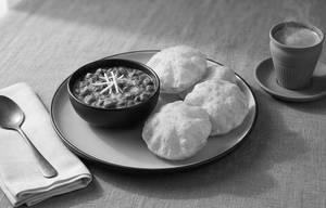 Chole Puri Chai Combo