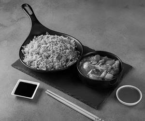 Chilly Chicken + Hakka Noodles/ Fried Rice