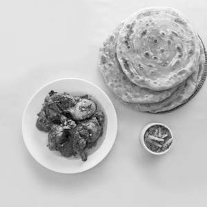 5 parotta with Chettinadu chicken