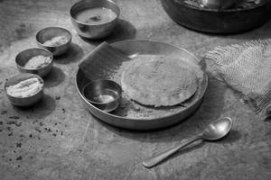 Thatte Idli (with Podi & White Butter)