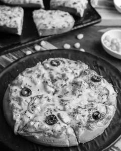Cheese And Corn Pizza