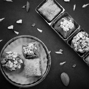 BAKLAVA 5PIEACE BOX