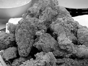 Crispy chicken bucket (half)(2dips including+1coke)