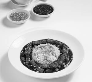 Garlic And Spring Onion Fried Rice Served With Eggplant