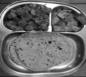 Aloo Tamatar Pyaaz ki Chatpati Sukhi Sabji and 3 Plain Tawa Roti