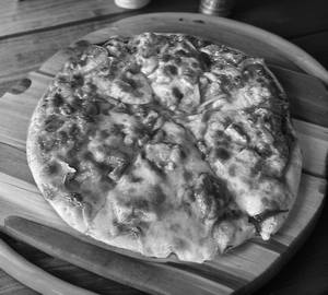 Makhani Pizza