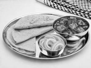 Chilli Paneer With Tawa Roti