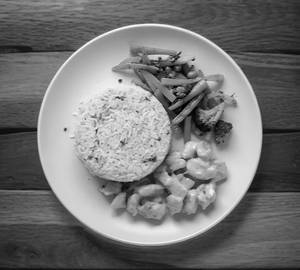 Chicken rice bowl with sauteed vegetables
