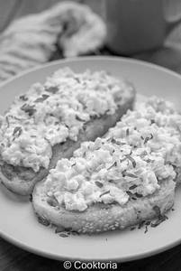 Classic Scrambled Egg Toast