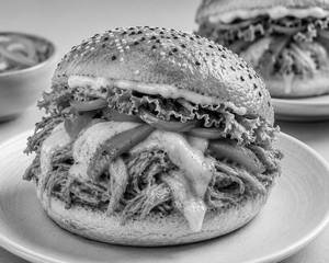 Pulled Chicken Makhani Bunwich