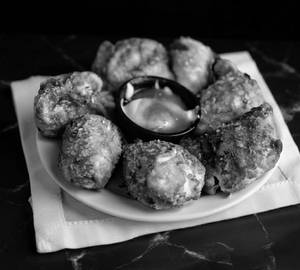 Paneer Atta Kurkure Momos [8 Pieces]