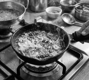 Butter Egg Tadka(Half)