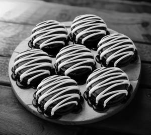 Dark and white mini pancakes