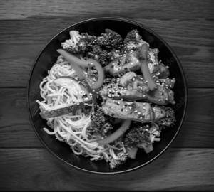 Egg chicken noodles
