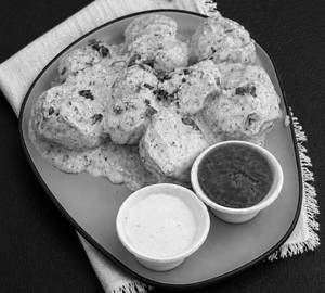 Afghani Veg Momos [8 Pieces]