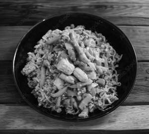 Veg schezwan noodles
