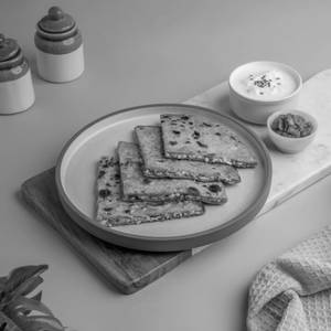 Paneer Paratha With Curd